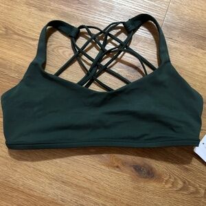 Lululemon Free To Be Wild Bra Size 8 (rainforest green)